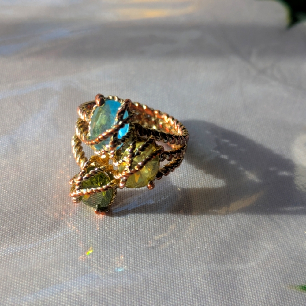 Elegant Gold-Tone Twisted Ring, 6.5